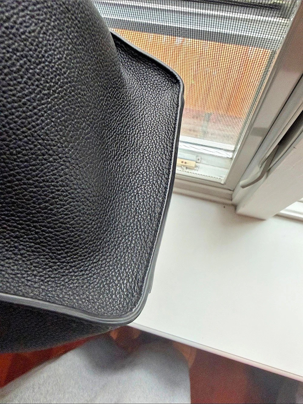 Tom Ford Leather Tote in Black NWT - Picture 6 of 15